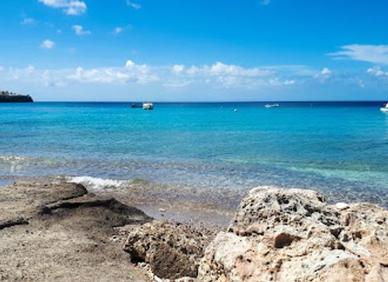 curacao/playa-grandi/landmark/playa-piskado
