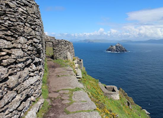 ireland/the-skelligs/landmark/mainistir-fhionain-st-fionan-s-monastery