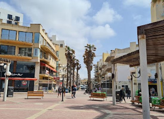 malta/bugibba/landmark/bay-square-cafe