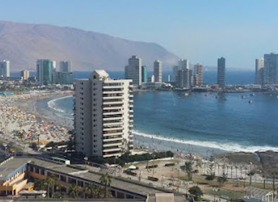 chile/iquique/landmark/playa-cavancha
