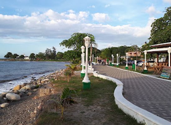 honduras/la-ceiba/landmark/malecon-guillermo-anderson