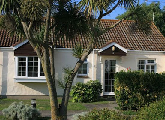 guernsey/perelle-bay/landmark/perelle-cottages