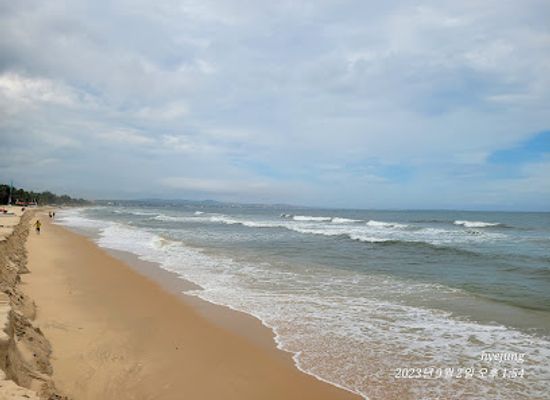 vietnam/phan-thiet/landmark/bai-bien-ham-tien