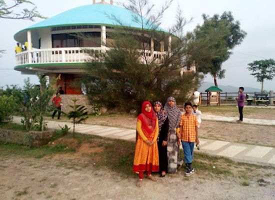 bangladesh/chittagong-division/landmark/nilachal-tourist-center