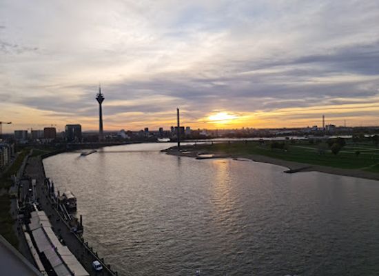 germany/dusseldorf/landmark/rheinuferpromenade