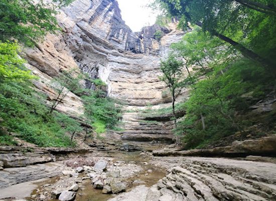 arkansas/ozark-mountains/landmark/hemmed-in-hollow-falls