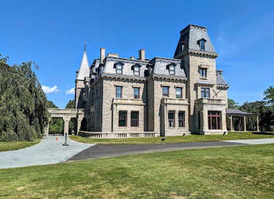 rhode-island/narragansett-bay/landmark/chateau-sur-mer