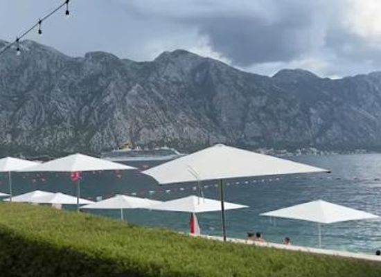 montenegro/budva/landmark/bayou-tower-bayo-pivlianina-tower