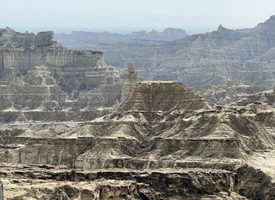 pakistan/makran-coast/landmark/buzzi-top-makran-costal-highway