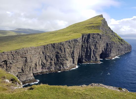 faroe-islands/sorvagur/landmark/tralanipa