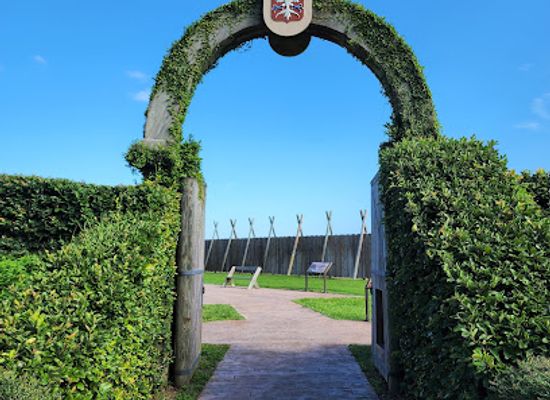 florida/first-coast/landmark/visitor-center-fort-caroline
