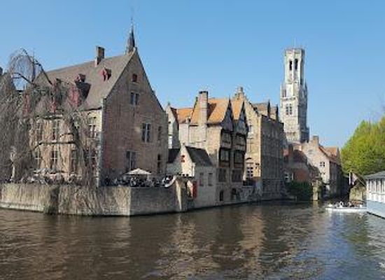 belgium/de-haan/landmark/huidenvettersplein