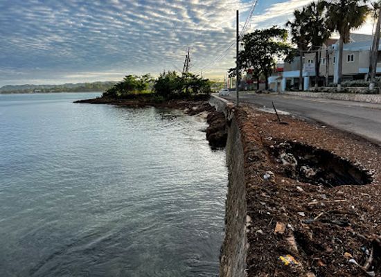 jamaica/negril/landmark/sunshine-village-complex