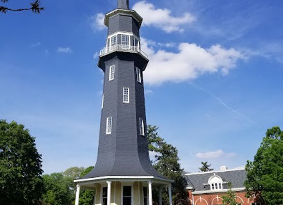illinois/western-illinois/landmark/oughton-estate-windmill