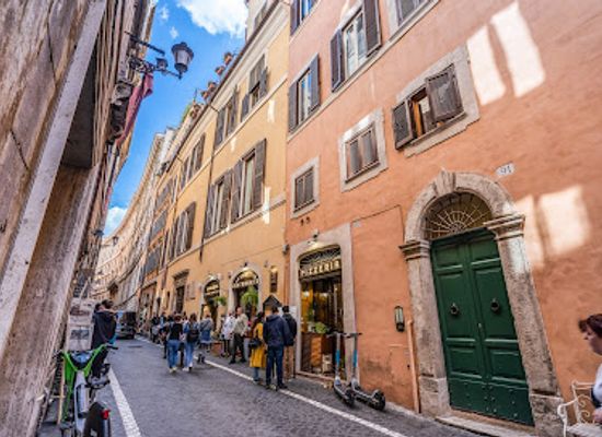 italy/rome/pantheon/landmark/colonna-places-pantheon-apartments