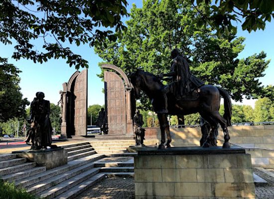 germany/pomerania/landmark/gottingen-seven-monument