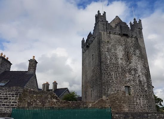 ireland/county-galway/landmark/claregalway-castle