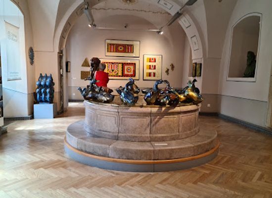 hungary/transdanubia/landmark/zsolnay-porcelain-museum