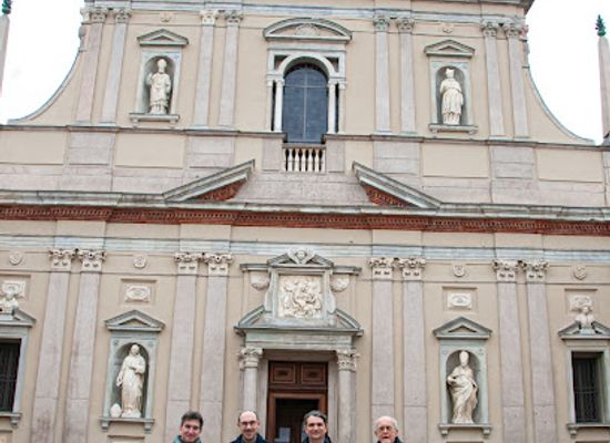 italy/milan/landmark/parrocchia-di-santa-maria-assunta-alla-certosa-di-garegnano