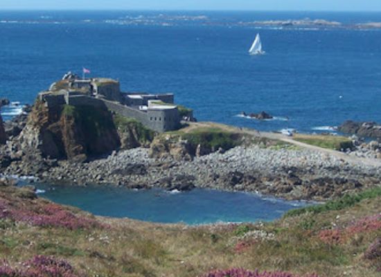 guernsey/alderney/landmark/avante-boat-trips