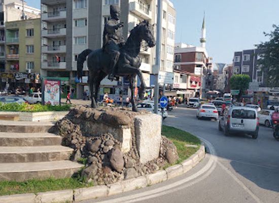 turkiye/izmir/buca/landmark/mustafa-kemal-ataturk-monument
