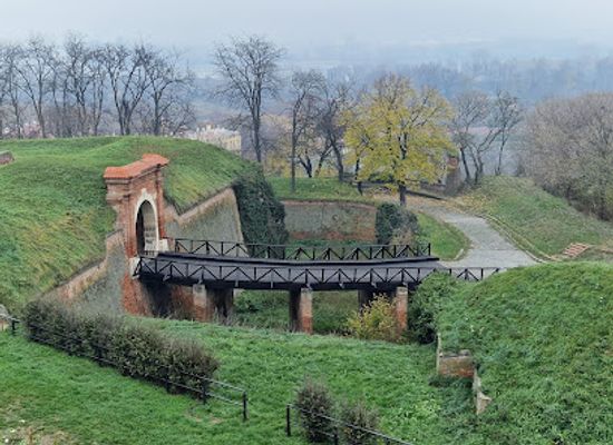 serbia/fruska-gora-national-park/landmark/petrovaradin-catacombs