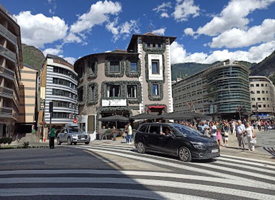 andorra/arinsal/landmark/la-noblesse-du-temps-de-salvador-dali