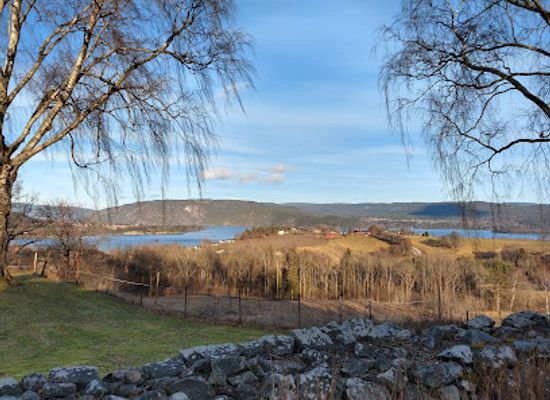 norway/vestfold-og-telemark/landmark/holla-kirkeruin