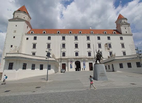 slovakia/bratislava/landmark/vienna-gate
