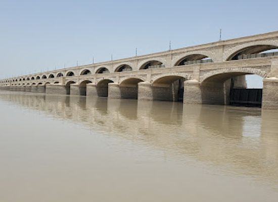 pakistan/lower-sindh/landmark/lloyd-barrage-museum