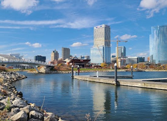 wisconsin/milwaukee/downtown/landmark/lakeshore-state-park