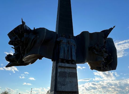 mongolia/dzungarian-basin/landmark/khalkhgol-giant-sword