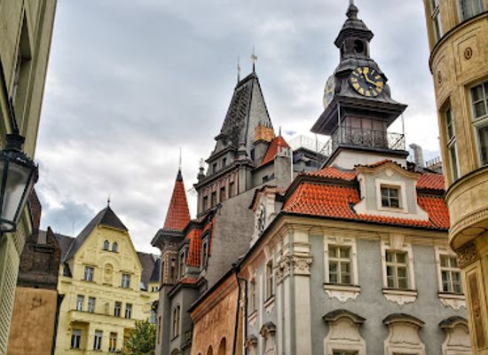 czechia/prague/josefov/landmark/jewish-town-hall