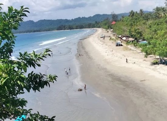 indonesia/southeast-sulawesi/landmark/taipa-beach