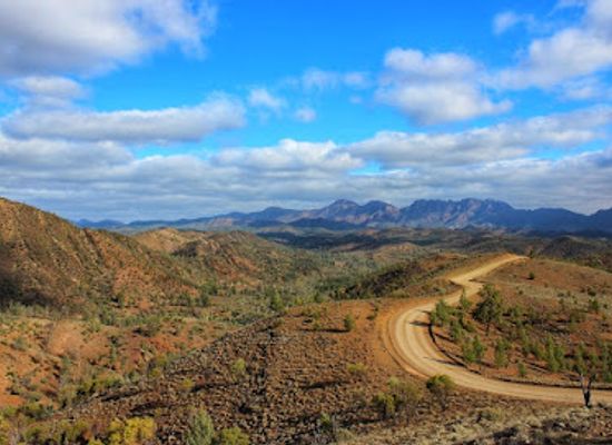 australia/outback/landmark/razorback-lookout