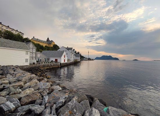 norway/alesund/landmark/molja-lighthouse