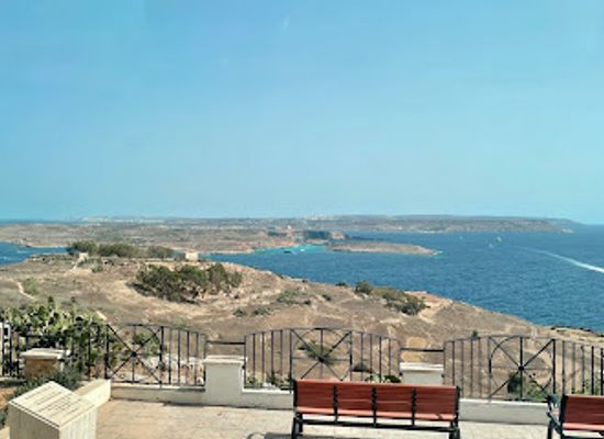 malta/gozo-and-comino/landmark/panoramic-view-towards-comino-island