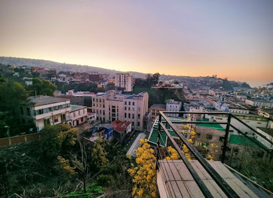 chile/valparaiso/cerro-concepcion/landmark/ascensor-el-peral