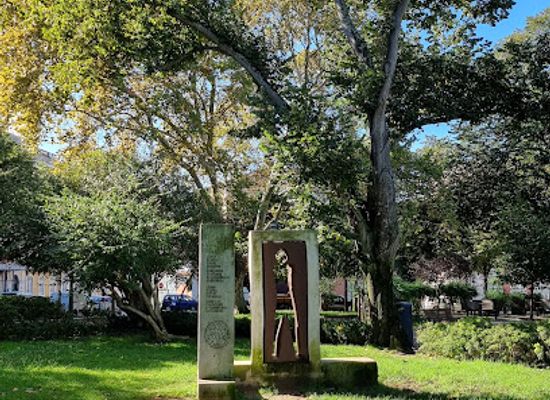 portugal/lisbon/landmark/monumento-de-homenagem-as-vitimas-de-homofobia