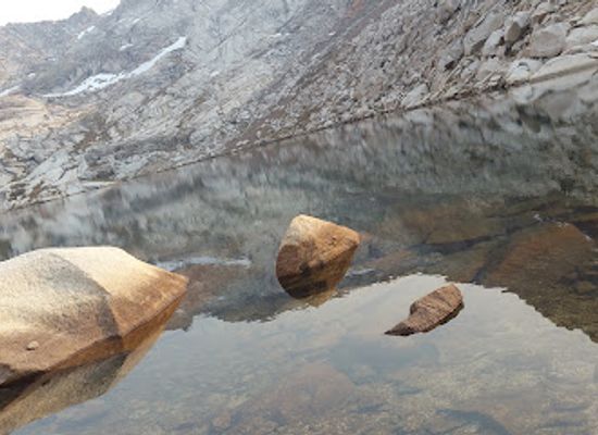 california/sequoia-national-park/landmark/upper-monarch-lake