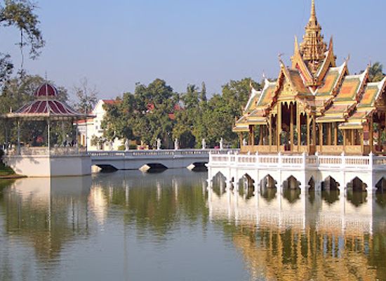 thailand/ayutthaya-province/landmark/wehart-chamrun-throne-hall