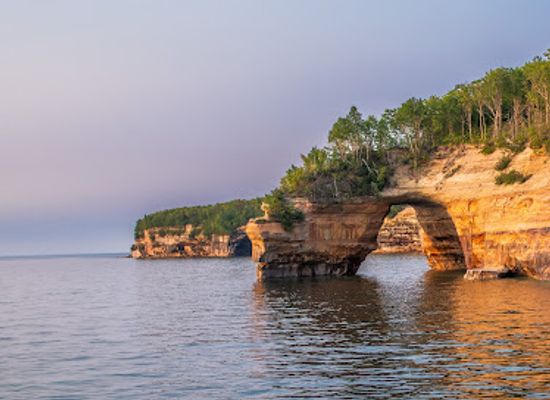 michigan/upper-peninsula/landmark/pictured-rocks-cruises-llc