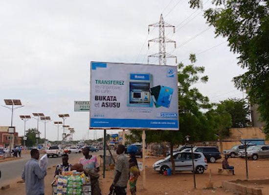 niger/niamey/plateau/landmark/rond-point-route-filingue