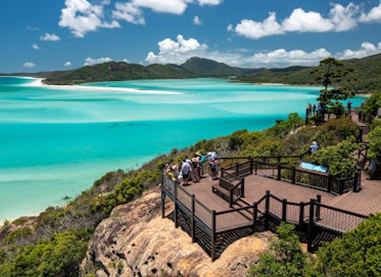 australia/whitsunday-islands/landmark/sealink-whitsundays
