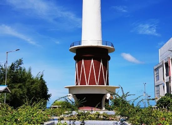 indonesia/manado/landmark/monumen-lilin