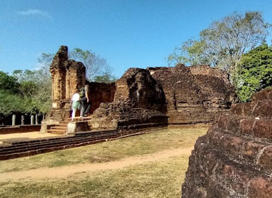 sri-lanka/polonnaruwa/landmark/potgul-temple