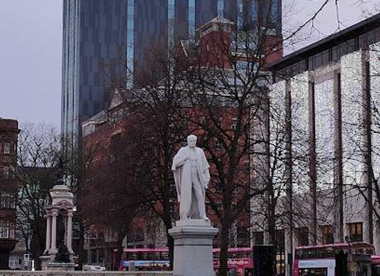 united-kingdom/belfast/landmark/donegall-square-n-donegall-square-w