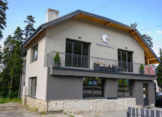bulgaria/borovets/landmark/white-horse