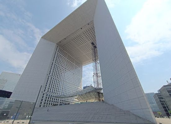 france/ile-de-france/landmark/la-defense-de-paris-barrias