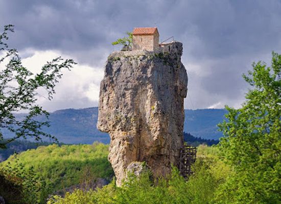 georgia/shida-kartli/landmark/katskhi-column